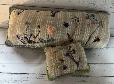 Juego de 2 Almohadas Decorativas Bordadas Hechas a Mano - Estilo Boho Cottage Foto 1 de 4
