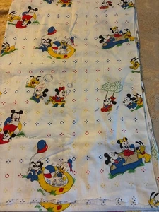3+ YARD WEISSER SEERSUCKER STOFF 1984 WALT DISNEY BABY MICKEY, MINNIE, DONALD... - Bild 1 von 3
