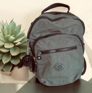 KIPLING stabiler Rucksack breite Träger viele Fächer KHAKI mit Affe - Bild 1 von 3