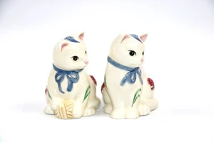 Discontinued Lenox Poppies on Blue Barnyard Collection Cat Salt & Pepper Shakers - Picture 1 of 9
