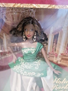 Collana Mattel 2011 HOLIDAY BARBIE dea africana abito verde smeraldo - Foto 1 di 11