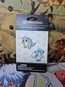 Juego de 2 prendedores de solapa Pokemon Center Alolan Sandshrew & Vulpix nuevo 2017 - Imagen 1 de 2