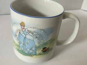 Vintage Walt Disney Cinderella Ceramic Coffee Cup Mug Made In Japan Disneyland - Picture 1 of 7