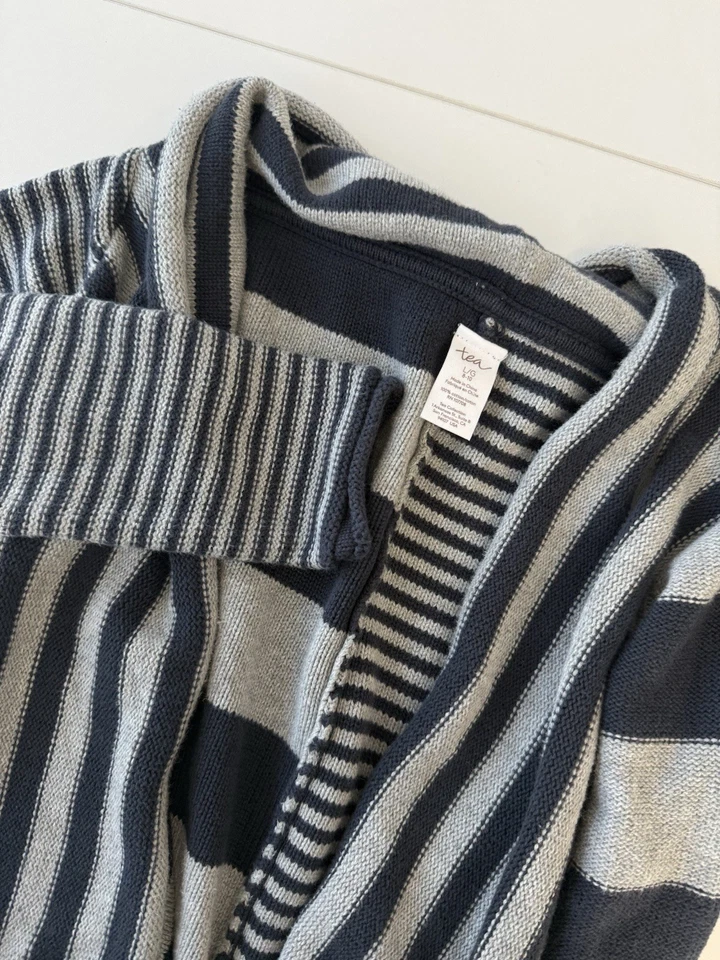 Tea Collection 女孩 L 8-10 灰色蓝色棉毛衣针织贴花工作开衫 — 第 1/4 张图片