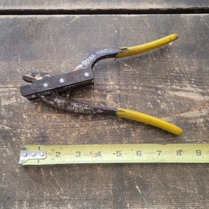 Vtg Whitney Metal Tool Co No 141-2 141-1 Sheet Metal Dovetail Notcher Punch USA - Picture 1 of 13