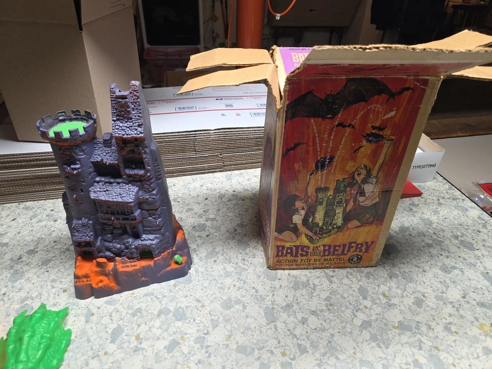 Juguete de acción Mattel Bats In Your Belfry 1964 vintage sin murciélagos Foto 1 de 4