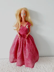 Vintage Kissing Barbie Doll - Mattel 1978- not original dress & broken button - Picture 1 of 4