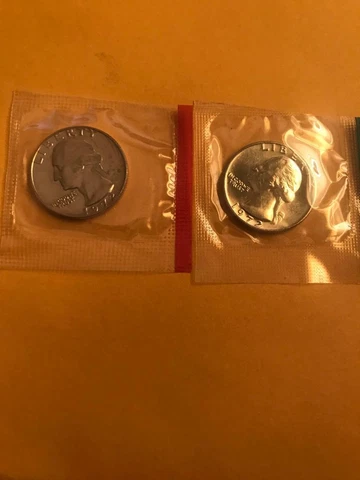 1972 P+D WASHINGTON QUARTER UNCIRCULATED STILL IN MINT CELLO L@@K Cover