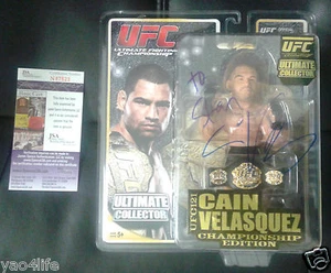 JSA COA Cain Velasquez Signed Auto Autograph NIB UFC Round 5 Figure RARE WWE - Picture 1 of 6