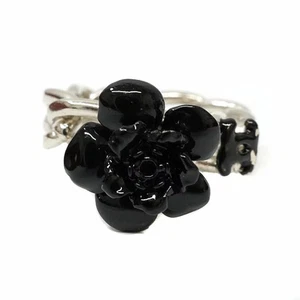 Anillo Chanel Marca Coco Tono Plata Negro Logo Camelia Lujo Moda Accesorio - Imagen 1 de 24