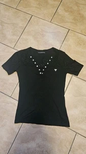 Guess Y2K Vintage Embroidered Black V-Neck T-shirt Ladies Size XS 4-6-8 - Picture 1 of 10