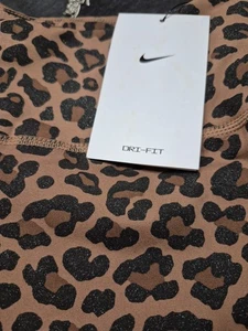 NIKE LEGGINGS ALLENAMENTO DONNA VITA ALTA LUNGHEZZA INTERA LEOPARDATO tg L NUOVI AUTENTICI - Foto 1 di 4