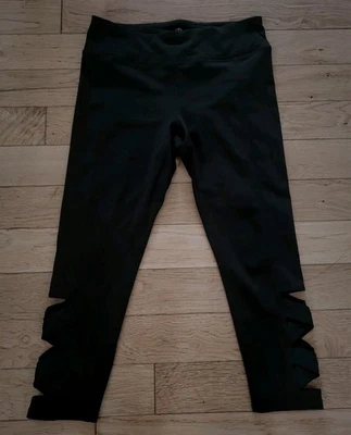 Women's GAIAM Yoga Capris, with Lattice Cut -out Detail, Black Sz M - Image 1 of 4