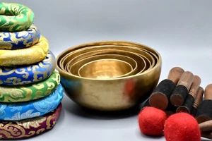 8-12 Seven Chakra Singing Bowl Set Of Seven - Himalayan Meditation Singing Bowls - Picture 1 of 4