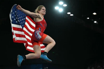 Amit Elor 美国女式自由女子 68 公斤摔跤 2024 年夏季游戏 - 海报 20"x30" — 第 1/3 张图片