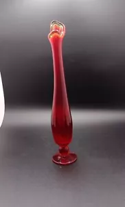 Jarrón elástico vintage rojo rubí con pedestal de vidrio oscilante vidrio artístico coleccionable - Imagen 1 de 4