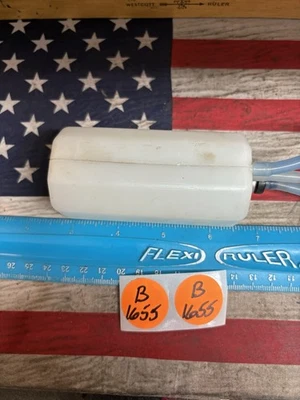 RC Boat / AIRPLANE Nitro Fuel Tank: PreOwned USA Shipped - Image 1 of 4