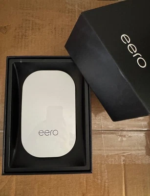 EERO Beacon 350 Mbps Mesh WiFi Range Extender Model D010001 - USED - Image 1 of 4