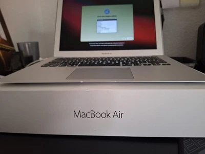 Apple MacBook Air A1466 (13,3 Zoll) 2014 - 512GB SSD; 4GB RAM + 128GB Apple SSD - Bild 1 von 4