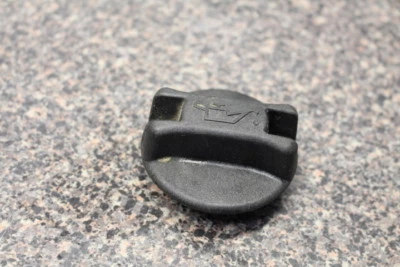 Nissan Sentra 2010 motor motor tapa de llenado tapa tapa tornillo 10 Foto 1 de 4