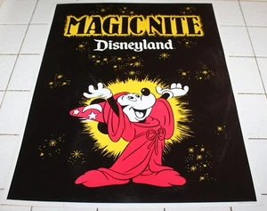 Póster Disneyland Magic Nite Mickey Mouse Sorcerer 17" x 22" 1979 - Imagen 1 de 1