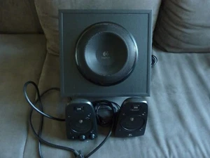 Logitech 2.1 Kanal THX Lautsprechersystem Z623 mit Subwoofer 400Watt/200Watt RMS - Afbeelding 1 van 9