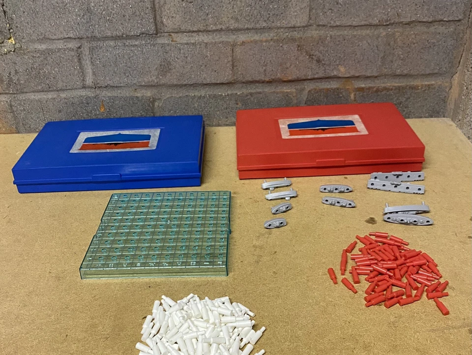 VINTAGE BATTLESHIPS GAME MB GAMES 1975 ******CHOOSE YOUR PART*** NOT COMPLETE - Image 1 of 1