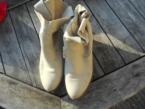 SUPERBES BOTTILLONS CLARKS CREME  TBE  T 39 A 25€ ACH IMM BOITE FP com MOND RELA - Picture 1 of 12