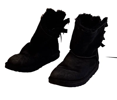 Bota de invierno negra con cordones traseros talla 5 UGG para mujer  Foto 1 de 4
