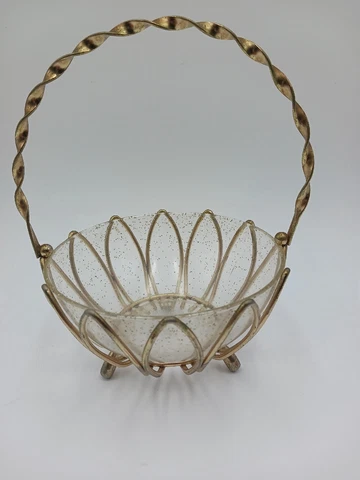 MCM Artistic Wire Products Basket W/ Speckled Plastic Bowl  East Hampton Conn Cover