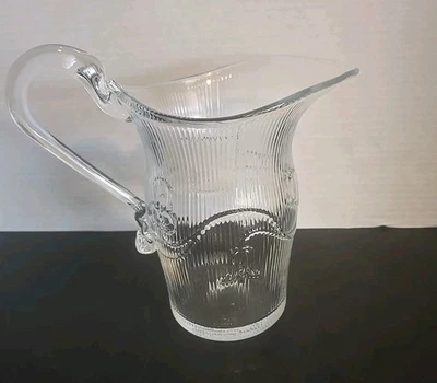 Jarro de água de vidro ondulado! Com tulipas e campanários sem lascas ou rachaduras. BOM! - Imagem 1 de 4