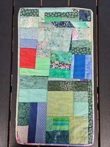 Patchwork Grün Quilt Tischläufer 26 x 47 cm - Bild 1 von 8