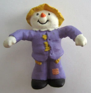 Hallmark Merry Miniatures 1990 Vogelscheuche in lila mit Strohhut - Bild 1 von 1