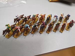 PALIO DI SIENA - TUTTE LE 17 CONTRADE CAVALLO + FANTINO DIPINTI A MANO 28mm - Foto 1 di 1