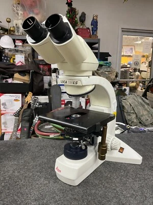 LEICA DMLS Microscope Type 020-618.500 DM LS III/98 - Image 1 of 4