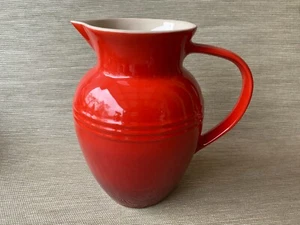 Brocca rossa alta 9" LE CREUSET 2,2 litri, nuova - Foto 1 di 12