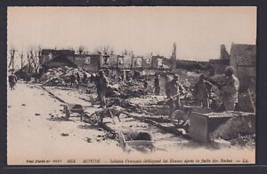 Ansichtskarte Noyon Kriegsschauplatz I.Weltkrieg Frankreich Soldaten in Ruinen
