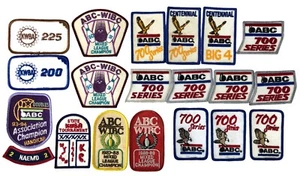 Lot 19 Vintage bestickte Bowling Aufnäher - Bild 1 von 1