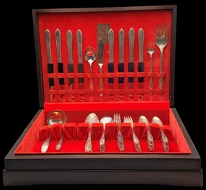 Oneida Heirloom CHATEAU Silver Plate 60-Pc Storage Chest Vintage 1934 Svc for 8 - Picture 1 of 24