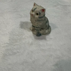 Vintage Porcelain Cat figurine  - Picture 1 of 3
