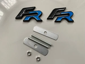 Insignia Parrilla Trasera + Frontal FR Metal Azul Brillante Leon Ibiza Ateca Seat Arona Negro - Imagen 1 de 2