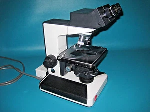 Microscopio Leitz Laborlux S con 3 OBIETTIVI - Foto 1 di 11