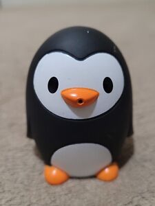 Munchkin 2017 Squishy Penguin Squeeze Toy Squirting Bath Toy