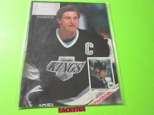 WAYNE GRETZKY BECKETT PRICE GUIDE SEPT/OCT 1990 ISSUE #1 - Picture 1 of 2