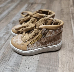 Michael Kors Lil Lauren High 2 Signature Tan w/Gold Accent Shoes Toddler Sz 6 - Picture 1 of 6