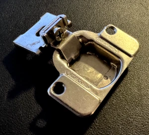 AMEROCK 2110 Type (UNMARKED) Hinge Self Closing F-2802-5A Plate • AS PICTURED - Imagen 1 de 9