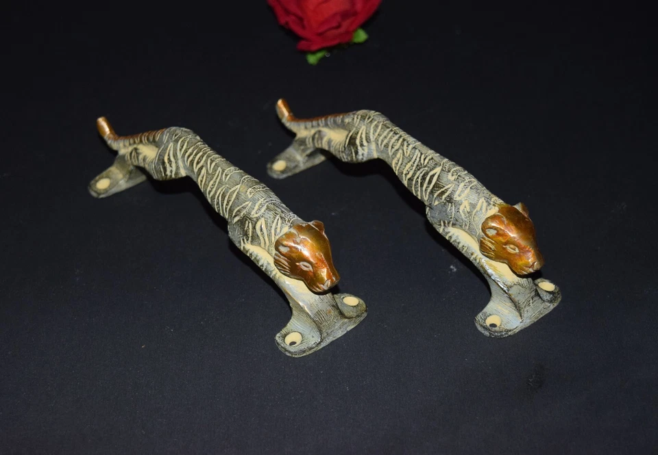 Juego de manijas en forma de jaguar para correr puerta de tigre de latón empuñadura de estante para muebles HK463 Foto 1 de 4
