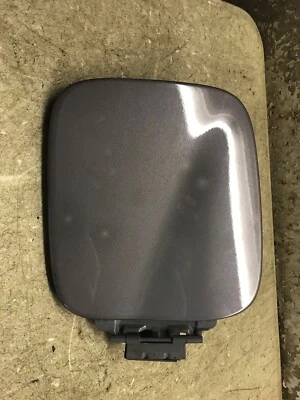 98 99 00 01 02 03 04 05 06 07 Lexus LX470 Fuel Gas Filler Door  - Изображение 1 из 2