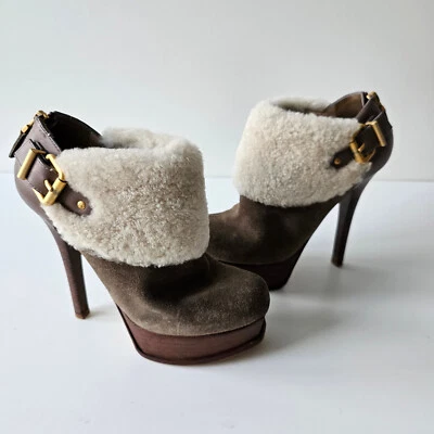 Botas al tobillo FENDI Fendista de piel con puño de gamuza topo hebilla plataforma 37 Foto 1 de 4