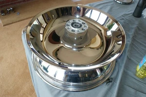 NOS Genuine Harley Davidson 17 x 6  REAR  wheel 41647-06 - Foto 1 di 6